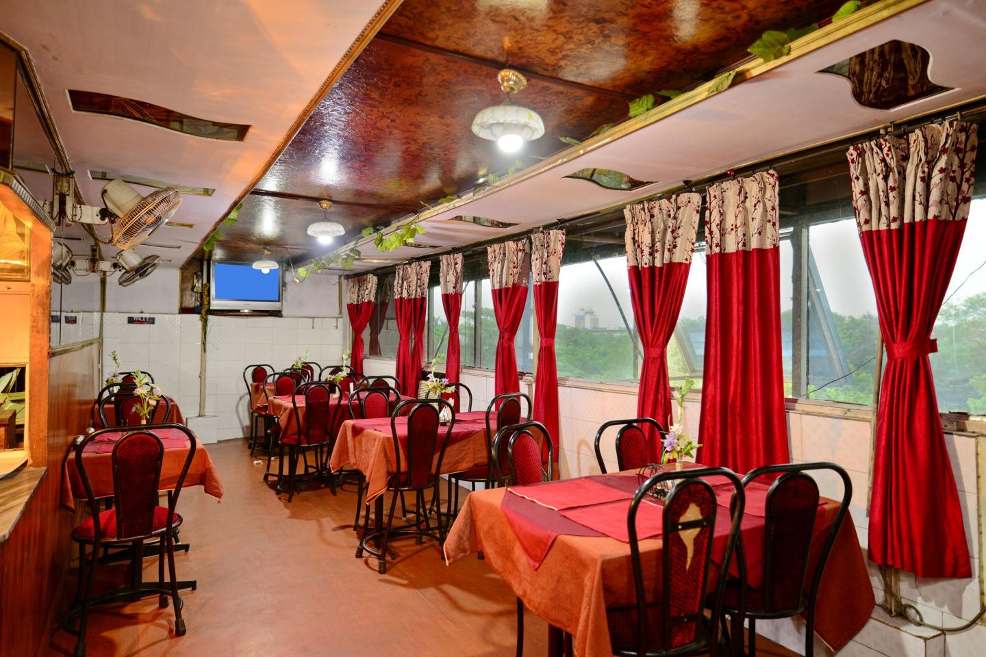 Airways Hotel Kolkata Restaurant