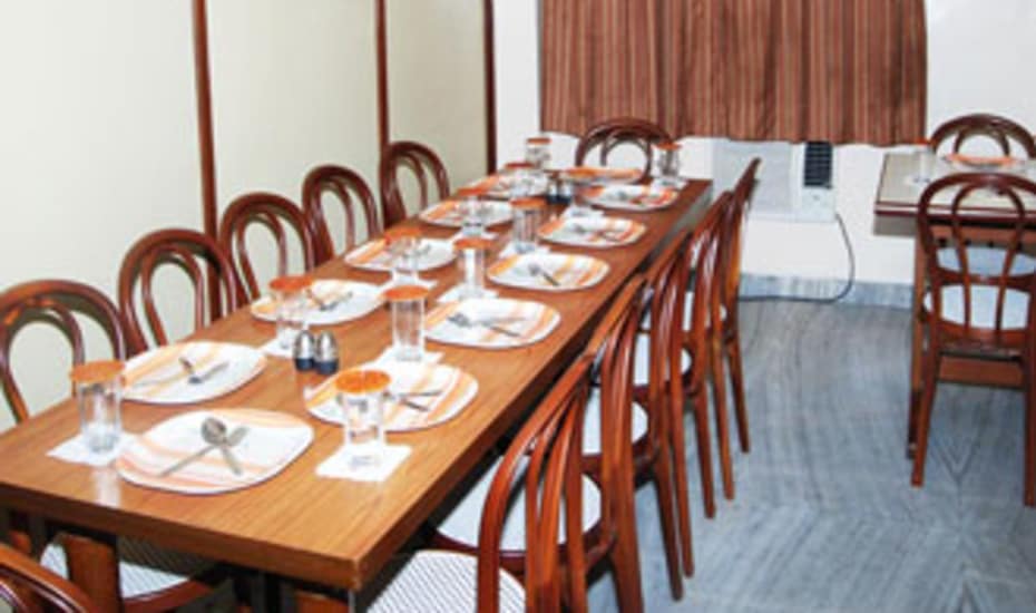 Salasar Guest House Kolkata Restaurant